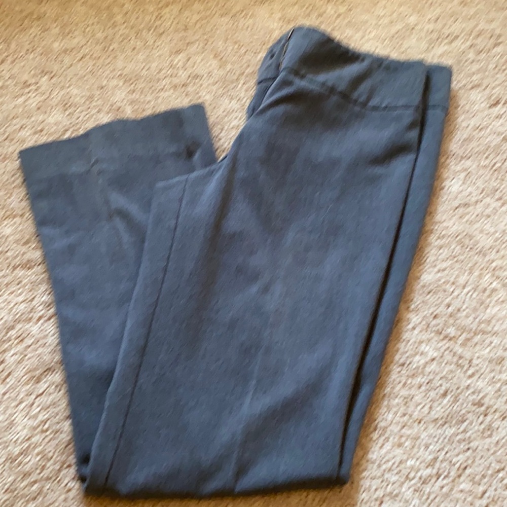 🌺Grey dress pants by Kenneth Cole, size 6s